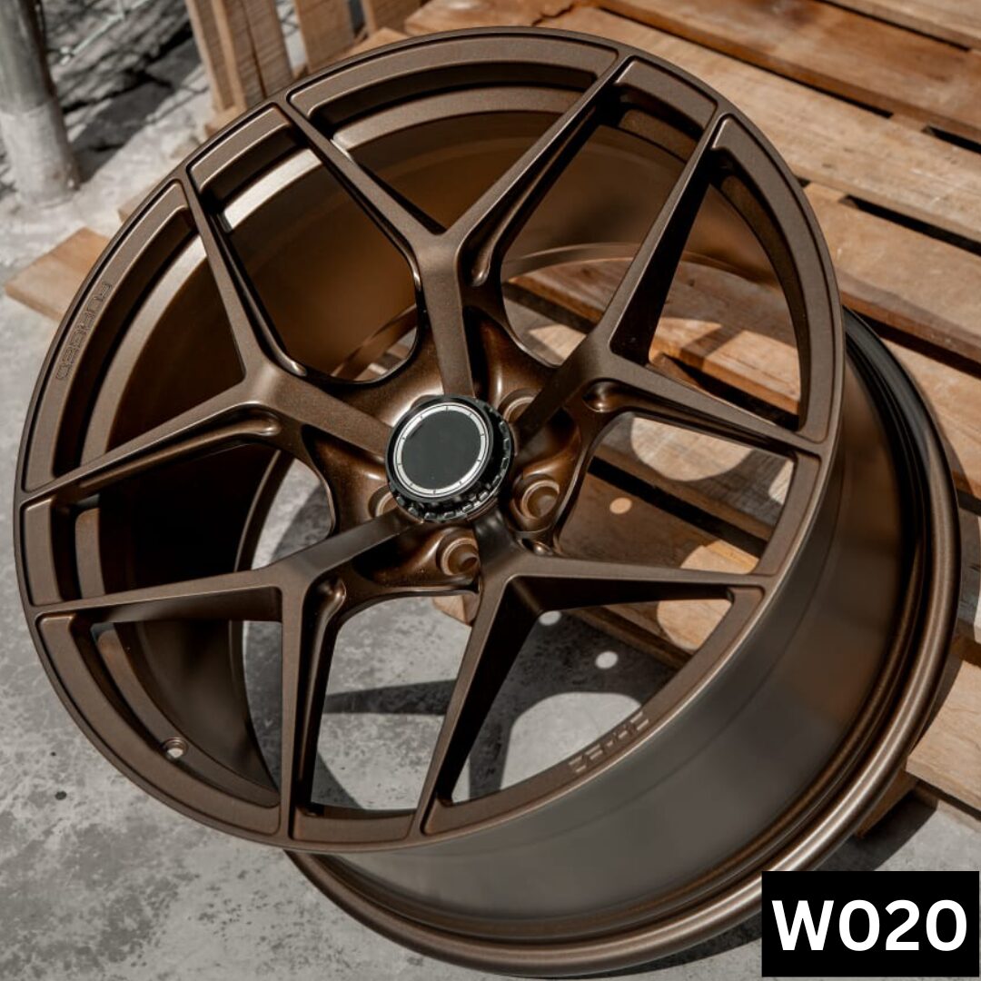 W020